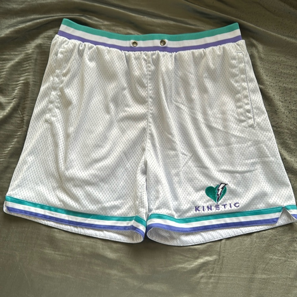 Kinetic Basketball Shorts, Size Large, Like New, Missing Drawstring